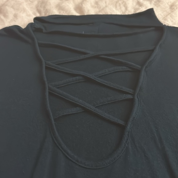 Charlotte Russe Green Criss Cross Low Cut Crop Top - Picture 5 of 8